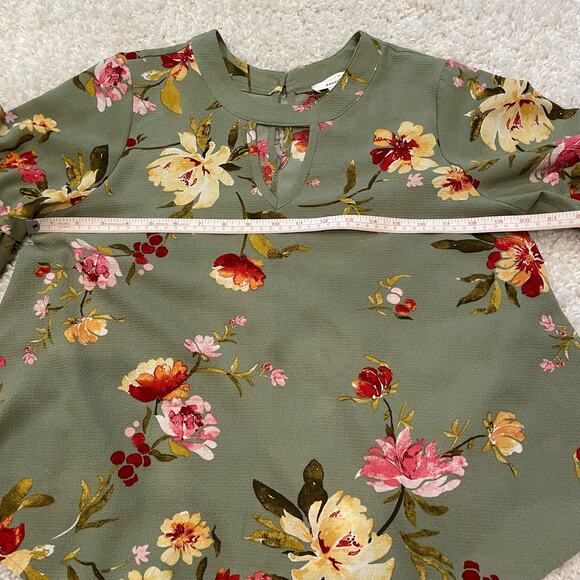 Urban Romantics Floral Boho Top Size M Ruffle Bell Sleeve - Picture 7 of 10